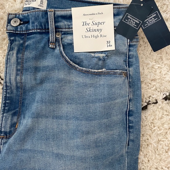 NWT! A&F Ultra High Rise Super Skinny Jeans - Picture 7 of 7